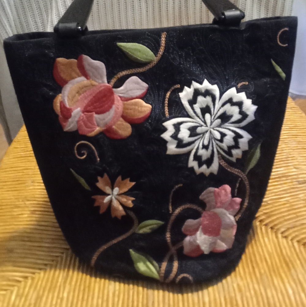 Embroidered Purse - Picture 2 of 6